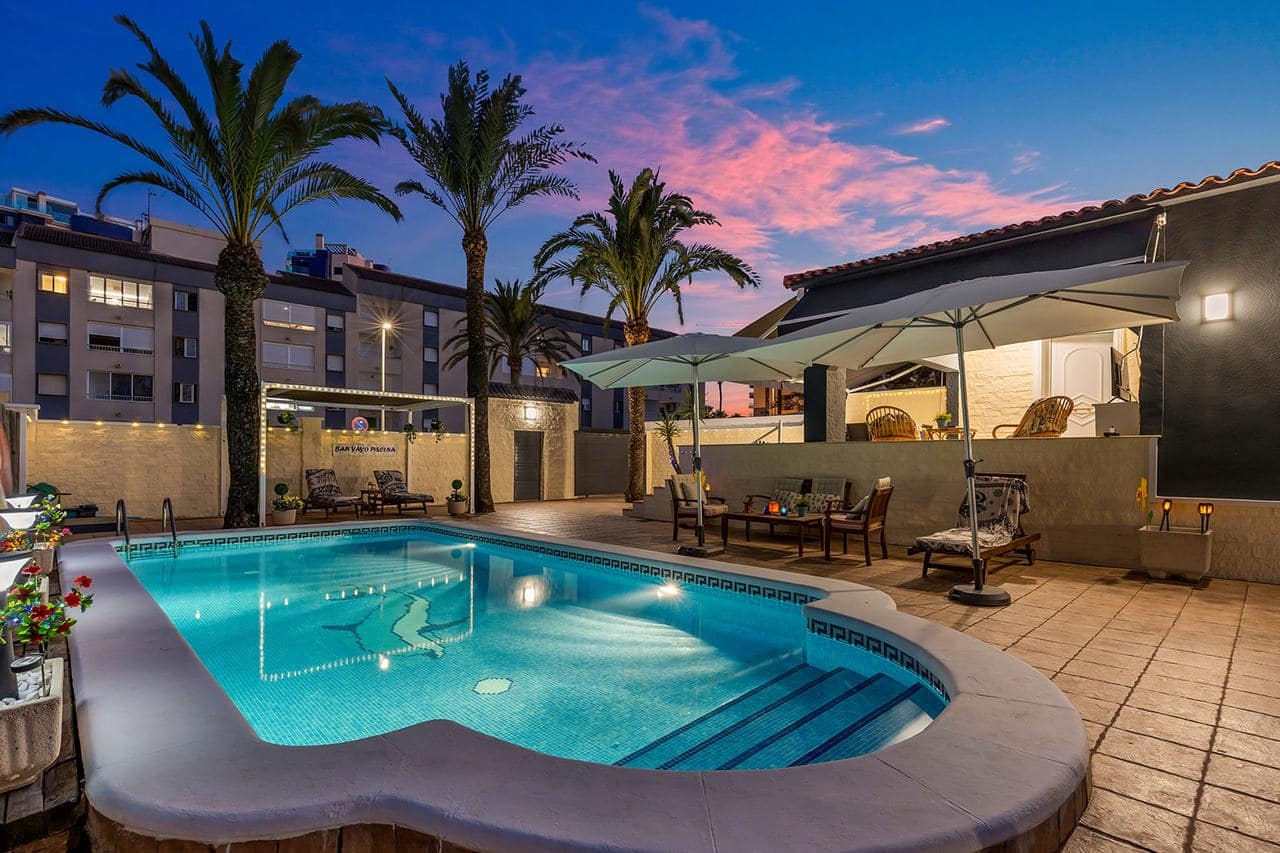 4 makuuhuone Huvila myytävänä paikassa Torrevieja - 656 000 € (Ref: 9334804)