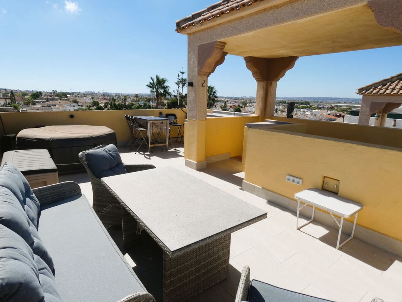 3 soveværelse Villa til salg i Torrevieja - € 189.000 (Ref: 9334816)