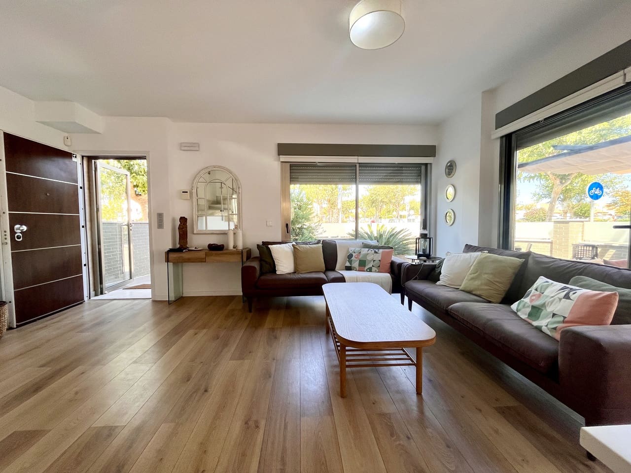 4 bedroom Villa for sale in Pilar de la Horadada with pool - € 650,000 (Ref: 9335408)