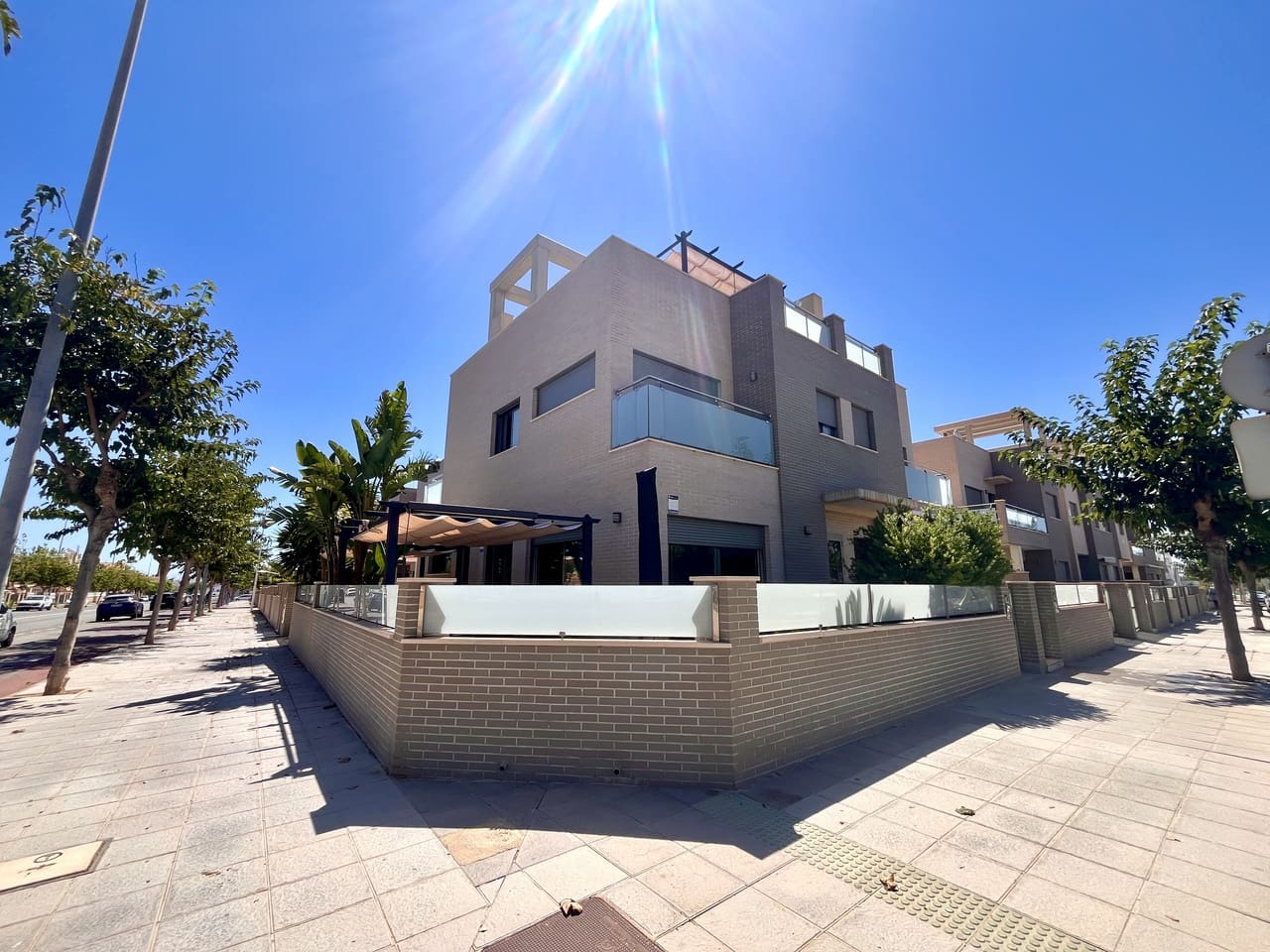 4 bedroom Villa for sale in Pilar de la Horadada with pool - € 650,000 (Ref: 9335408)