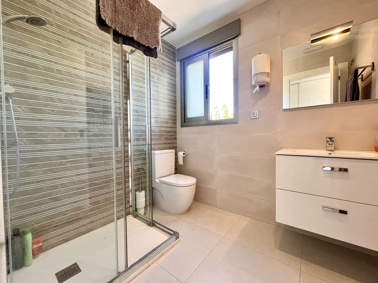 4 bedroom Villa for sale in Pilar de la Horadada with pool - € 650,000 (Ref: 9335408)