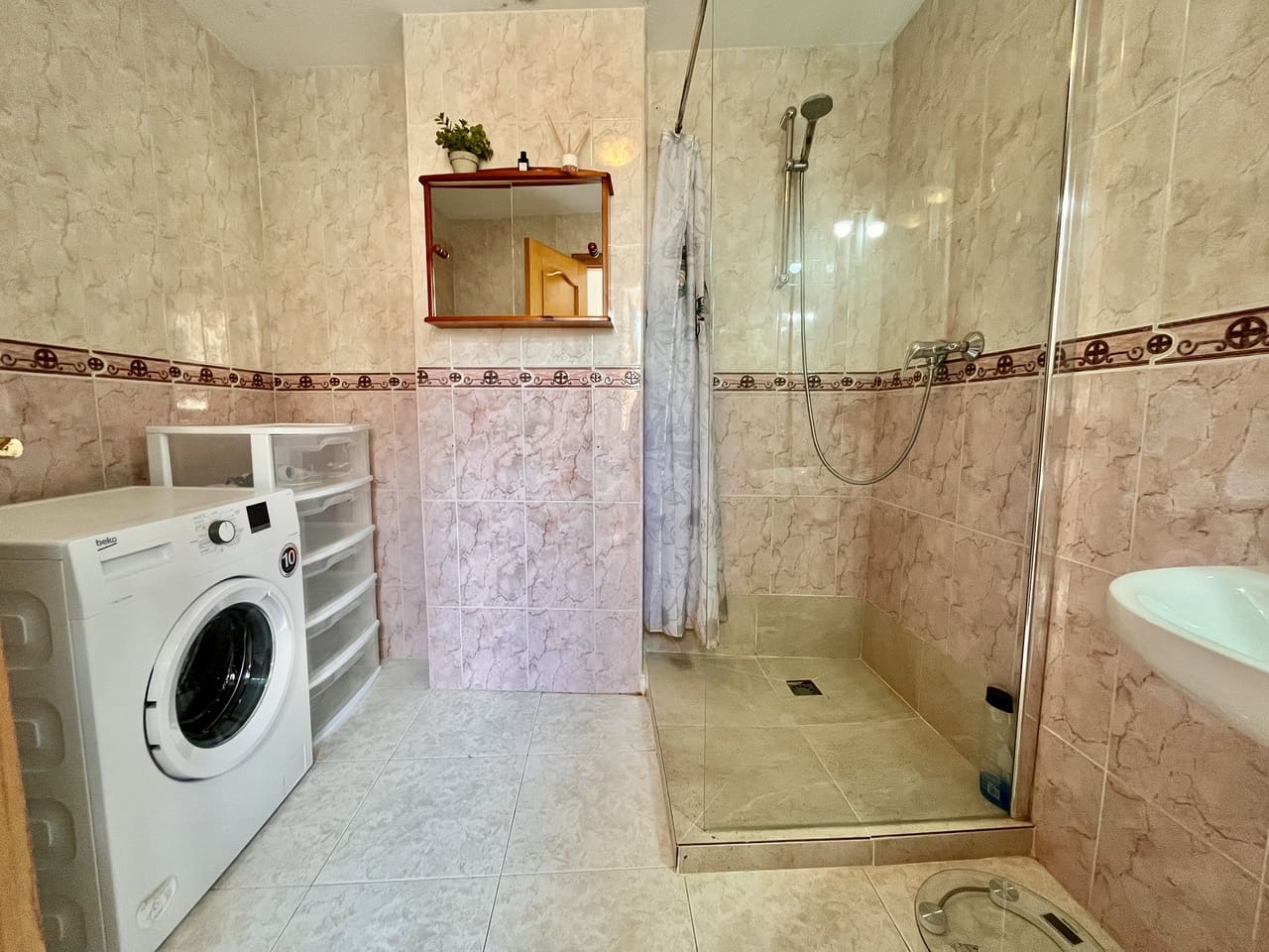 5 bedroom Commercial for sale in San Miguel de Salinas - € 299,000 (Ref: 9335414)