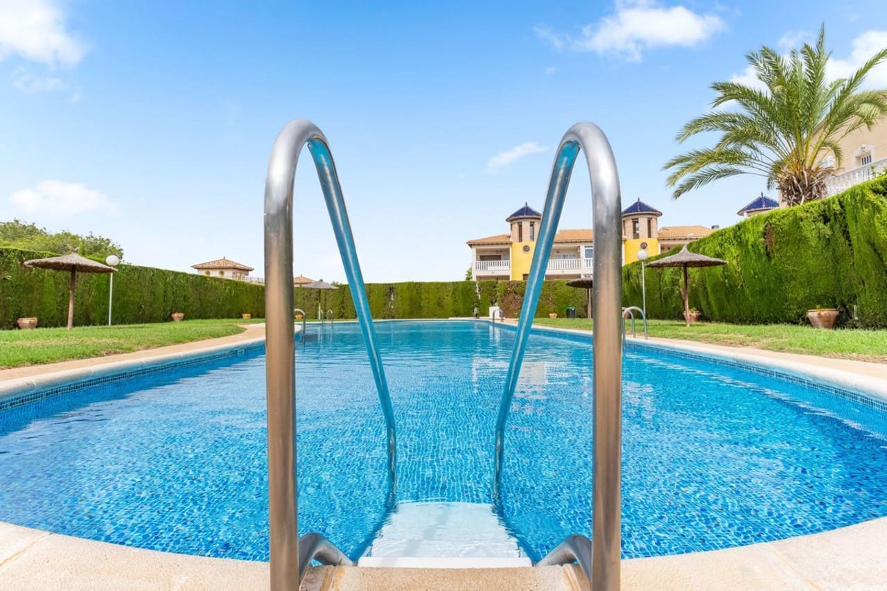 2 camera da letto Villa in vendita in Villamartin con piscina - 197.000 € (Rif: 9335569)