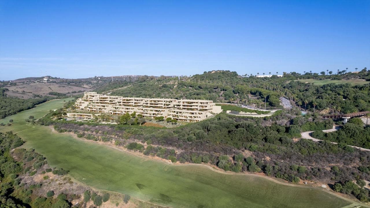 2 sovrum Lägenhet till salu i La Alcaidesa med pool - 423 000 € (Ref: 9337894)