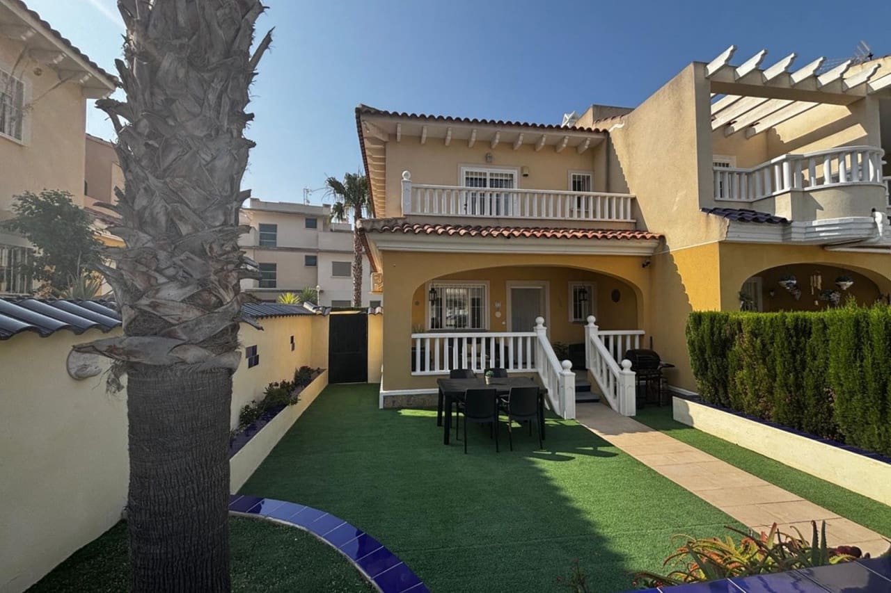 2 soverom Villa til salgs i Ciudad Quesada med svømmebasseng - € 225 000 (Ref: 9337932)