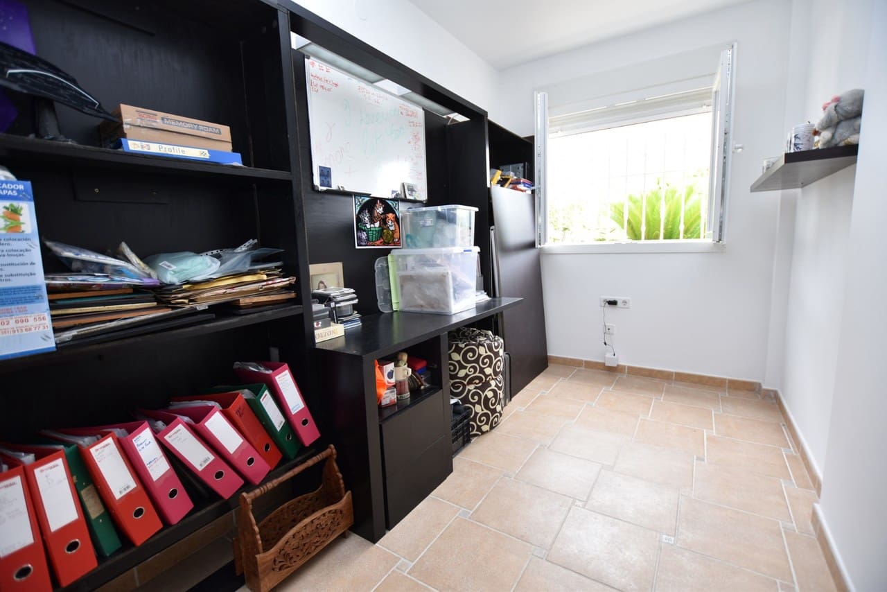 3 makuuhuone Huvila myytävänä paikassa Algorfa mukana uima-altaan - 599 990 € (Ref: 9343266)