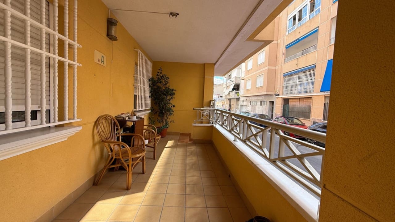 4 sovrum Lägenhet till salu i Torrevieja - 170 000 € (Ref: 9347192)