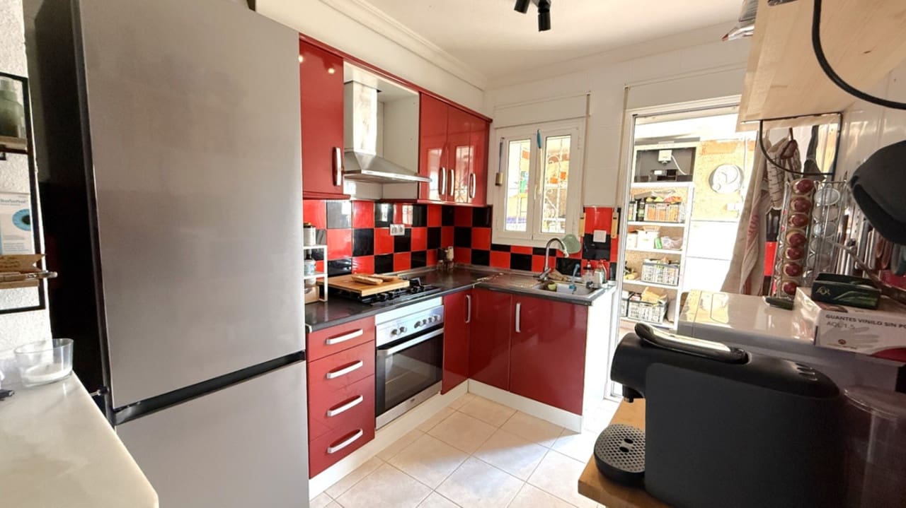 Chalet de 2 habitaciones en Torrevieja en venta - 189.000 € (Ref: 9347210)