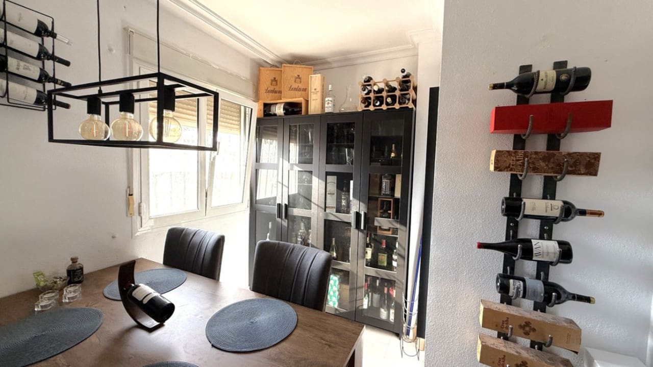 Chalet de 2 habitaciones en Torrevieja en venta - 189.000 € (Ref: 9347210)