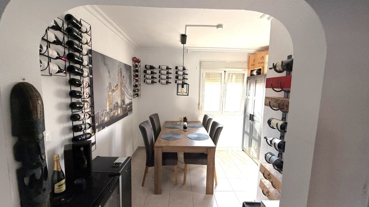 Chalet de 2 habitaciones en Torrevieja en venta - 189.000 € (Ref: 9347210)
