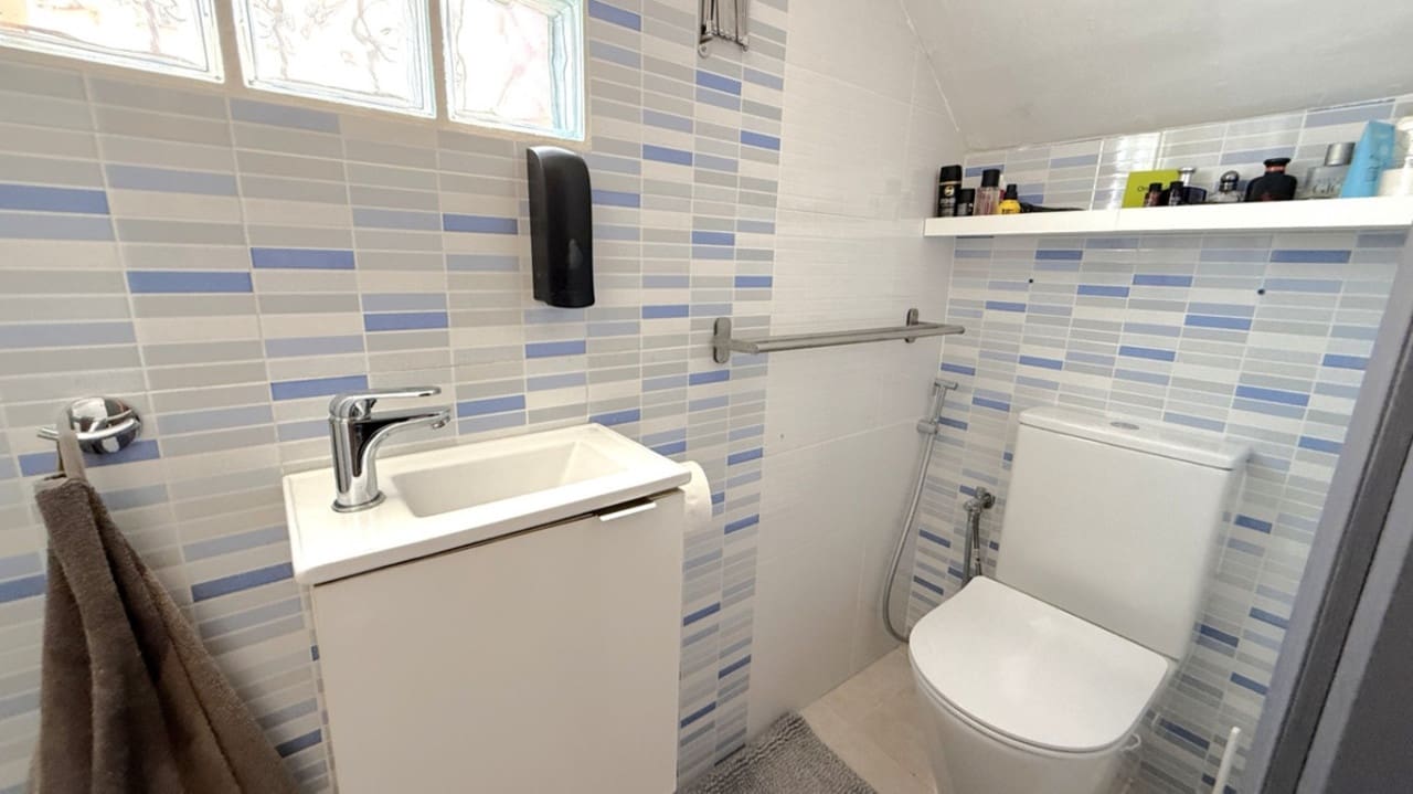 Chalet de 2 habitaciones en Torrevieja en venta - 189.000 € (Ref: 9347210)