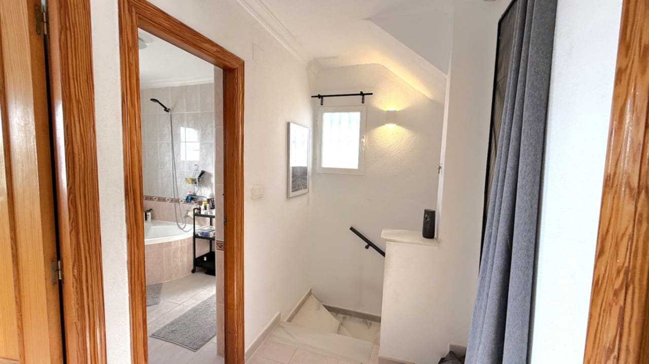 Chalet de 2 habitaciones en Torrevieja en venta - 189.000 € (Ref: 9347210)