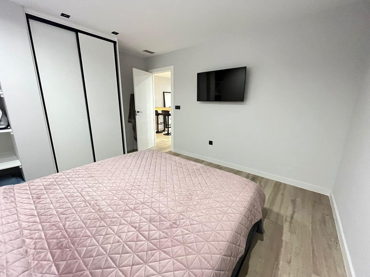 4 slaapkamer Villa te koop in Punta Prima met zwembad - € 794.950 (Ref: 9348853)