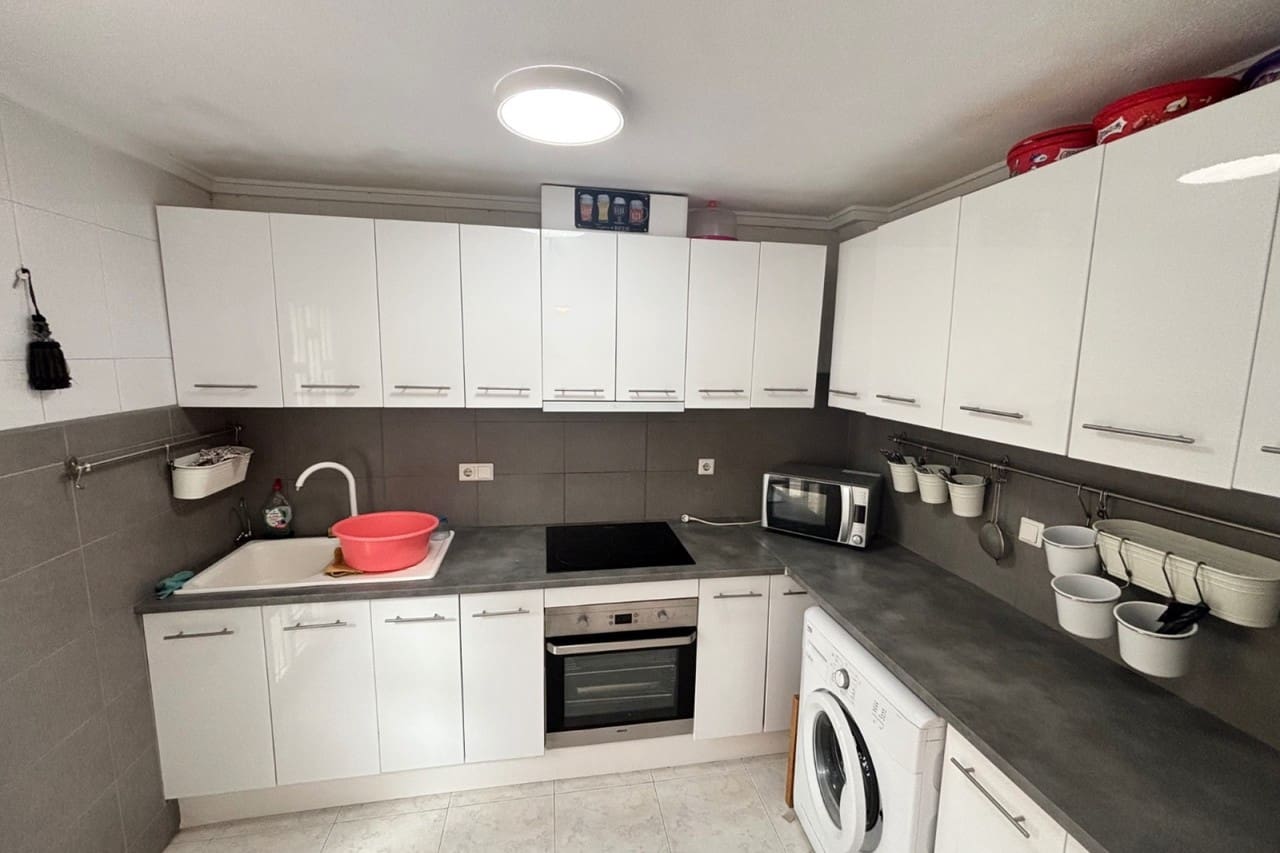 2 soveværelse Byhus til salg i Ciudad Quesada med swimmingpool - € 189.995 (Ref: 9349296)