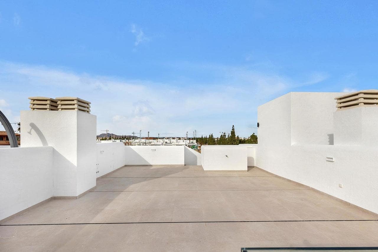 2 quarto Penthouse para venda em Los Alcazares com piscina garagem - 399 900 € (Ref: 9521042)