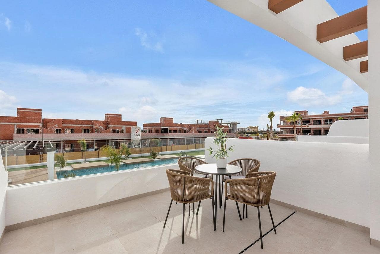 2 quarto Penthouse para venda em Los Alcazares com piscina garagem - 399 900 € (Ref: 9521042)