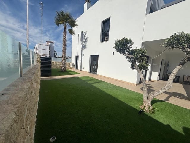 3 slaapkamer Appartement te koop in Punta Prima, Torrevieja met zwembad - € 425.000 (Ref: 9532803)