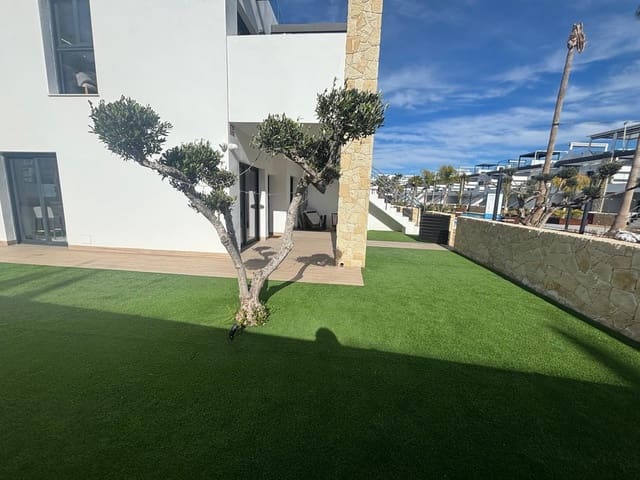 3 slaapkamer Appartement te koop in Punta Prima, Torrevieja met zwembad - € 425.000 (Ref: 9532803)