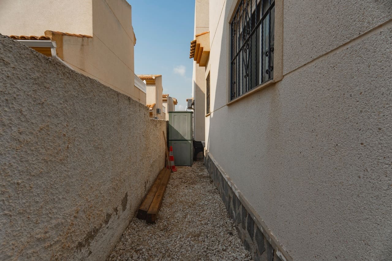 Chalet de 3 habitaciones en Ciudad Quesada en venta con piscina - 164.950 € (Ref: 9578044)