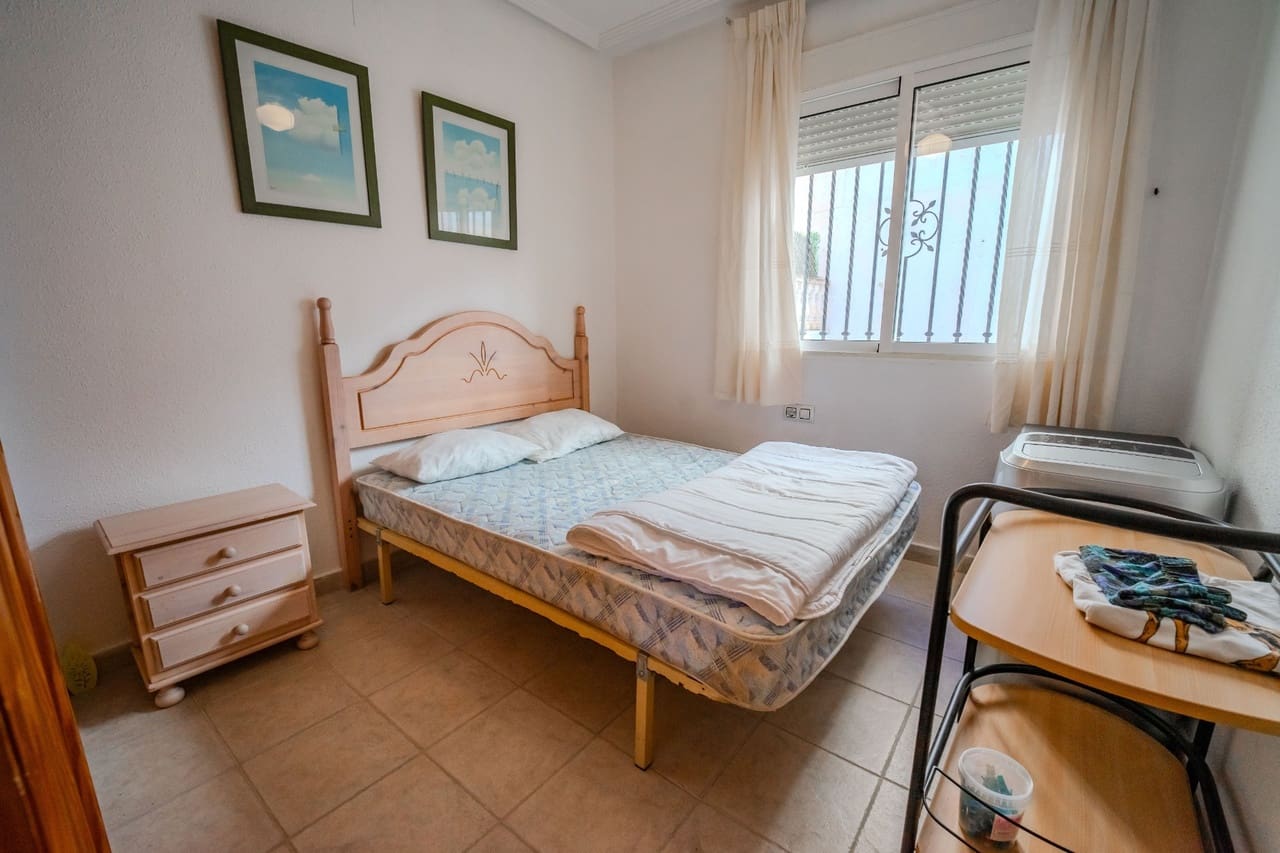 3 slaapkamer Huis te koop in Villamartin met zwembad - € 189.950 (Ref: 9578047)