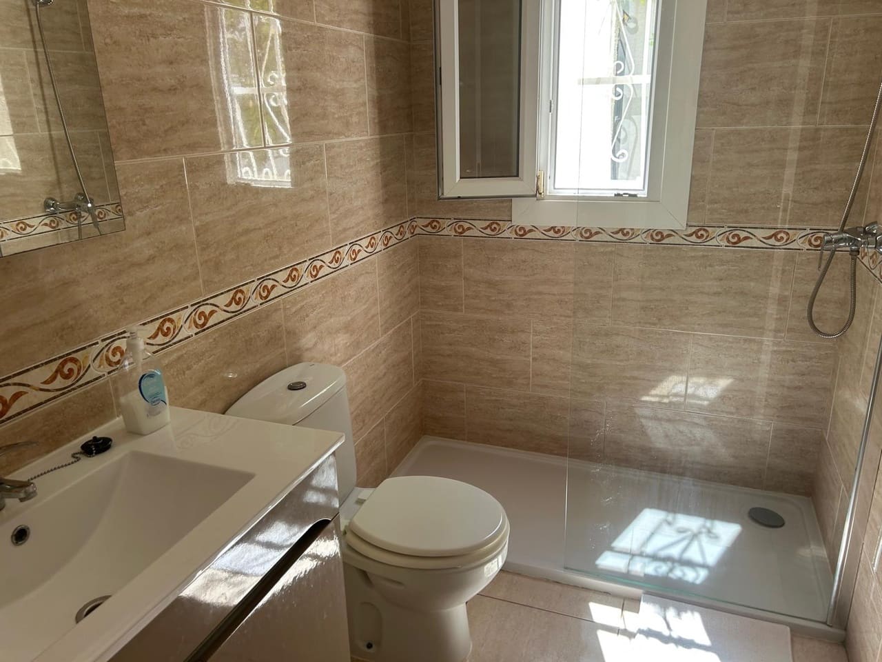 2 Zimmer Villa zu verkaufen in Ciudad Quesada mit Pool - 215.000 € (Ref: 9578051)