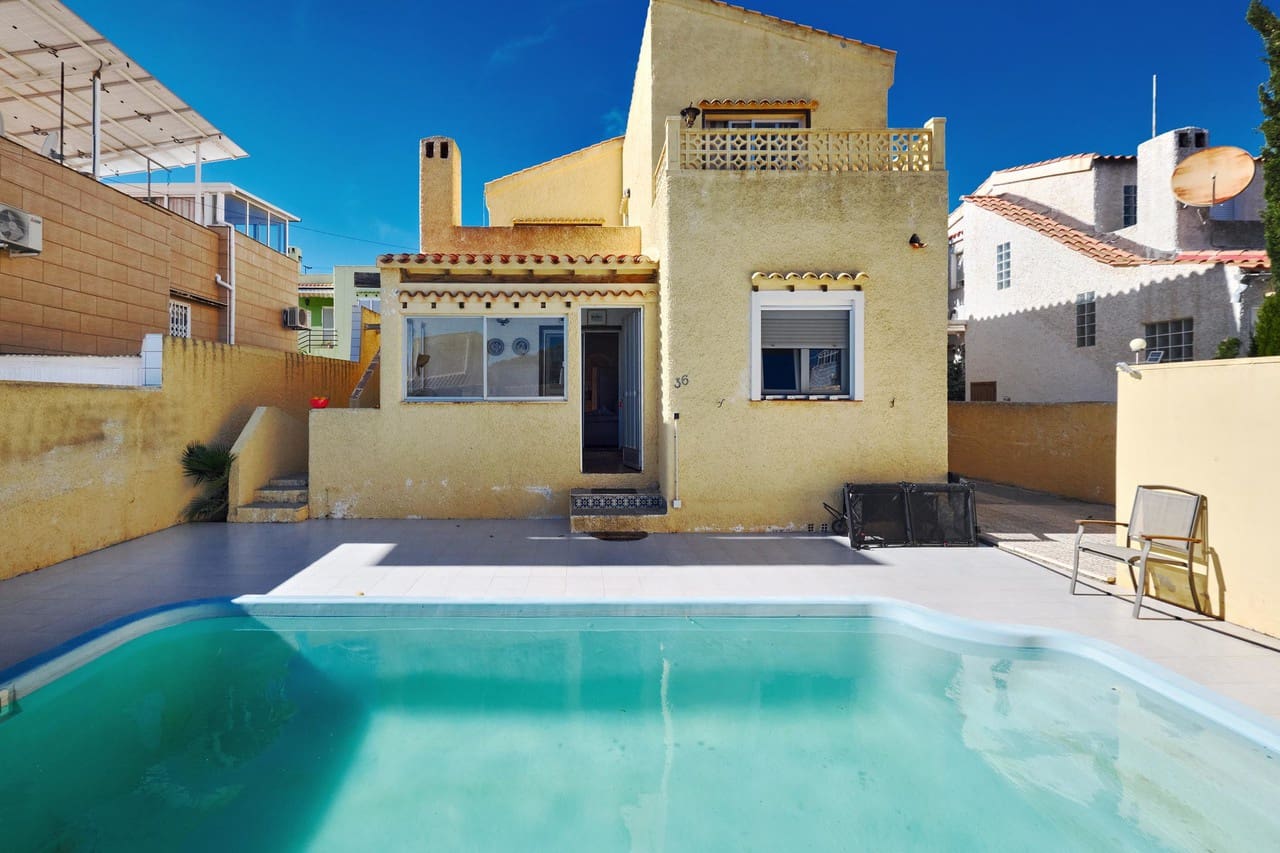 3 camera da letto Villa in vendita in Pinar de Campoverde con piscina - 220.000 € (Rif: 9578053)