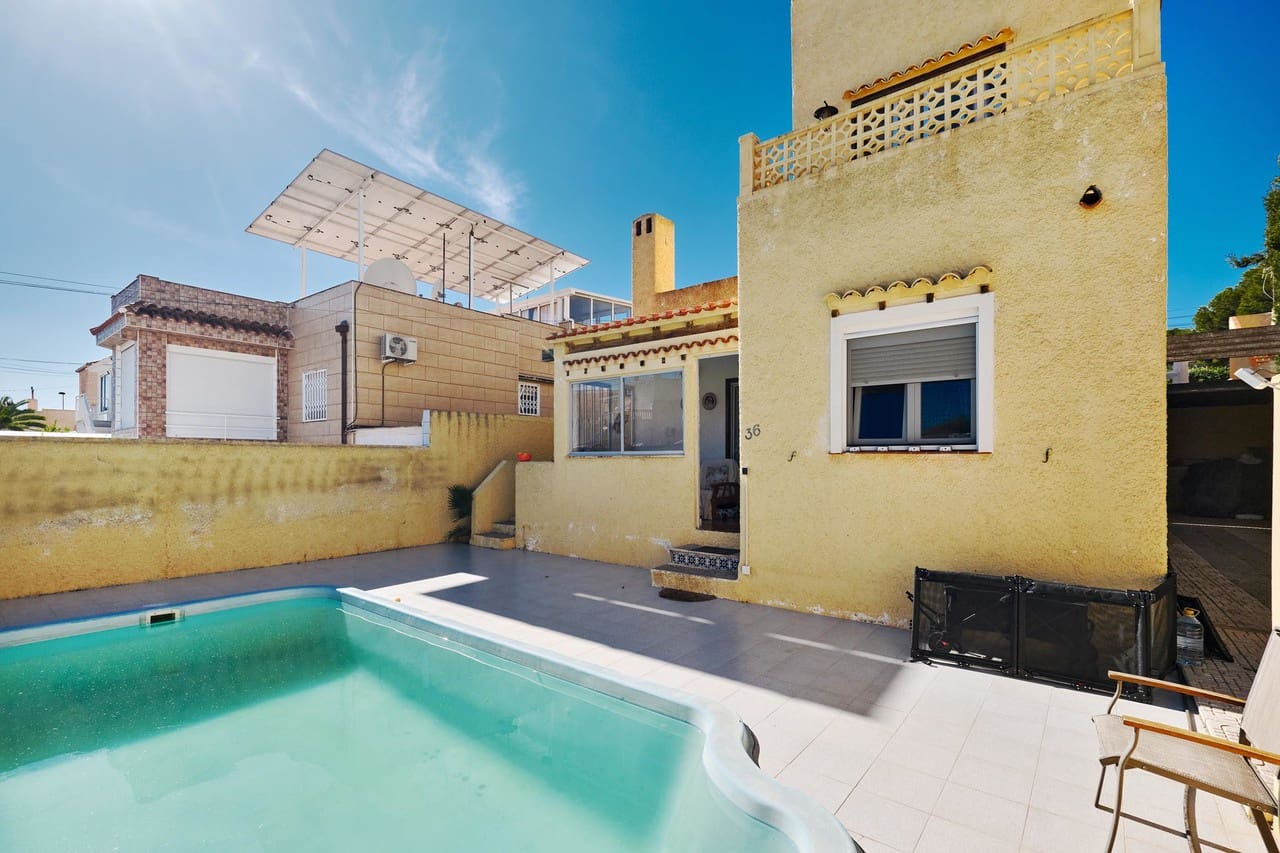 3 camera da letto Villa in vendita in Pinar de Campoverde con piscina - 220.000 € (Rif: 9578053)