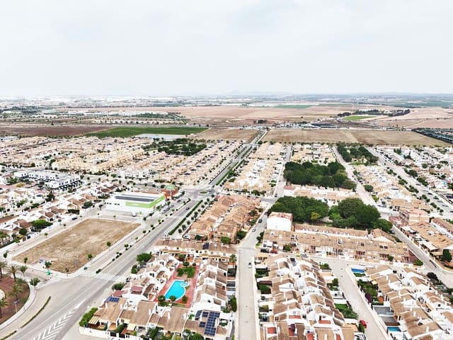 5 slaapkamer Huis te koop in Pueblo Latino, Pilar de la Horadada - € 218.000 (Ref: 9578054)