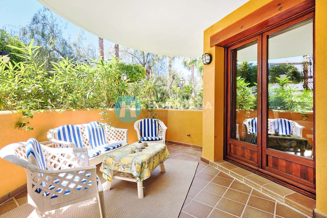 1 bedroom Apartment for sale in Punta Prima - € 215,000 (Ref: 9578055)