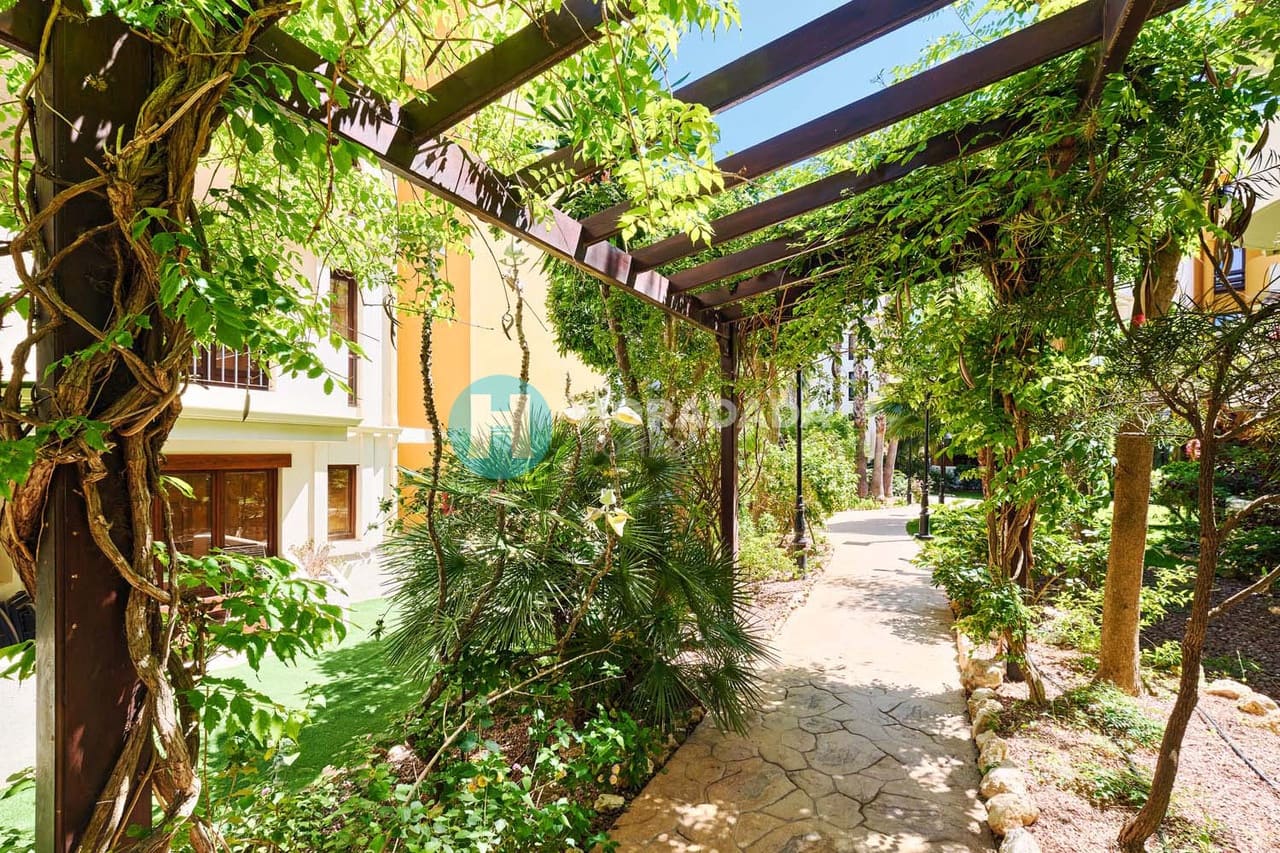 1 bedroom Apartment for sale in Punta Prima - € 215,000 (Ref: 9578055)