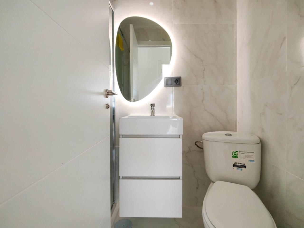 2 slaapkamer Appartement te koop in Punta Prima met zwembad - € 187.000 (Ref: 9578063)