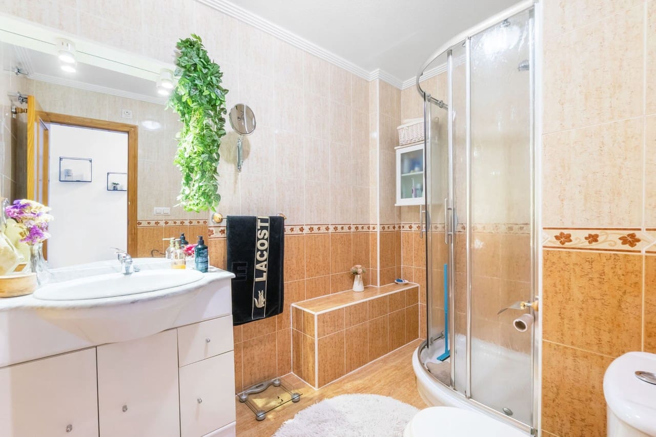 3 sypialnia Penthouse na sprzedaż w Orihuela Costa z basenem - 210 000 € (Ref: 9578065)