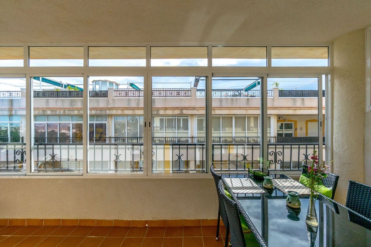 3 sypialnia Penthouse na sprzedaż w Orihuela Costa z basenem - 210 000 € (Ref: 9578065)