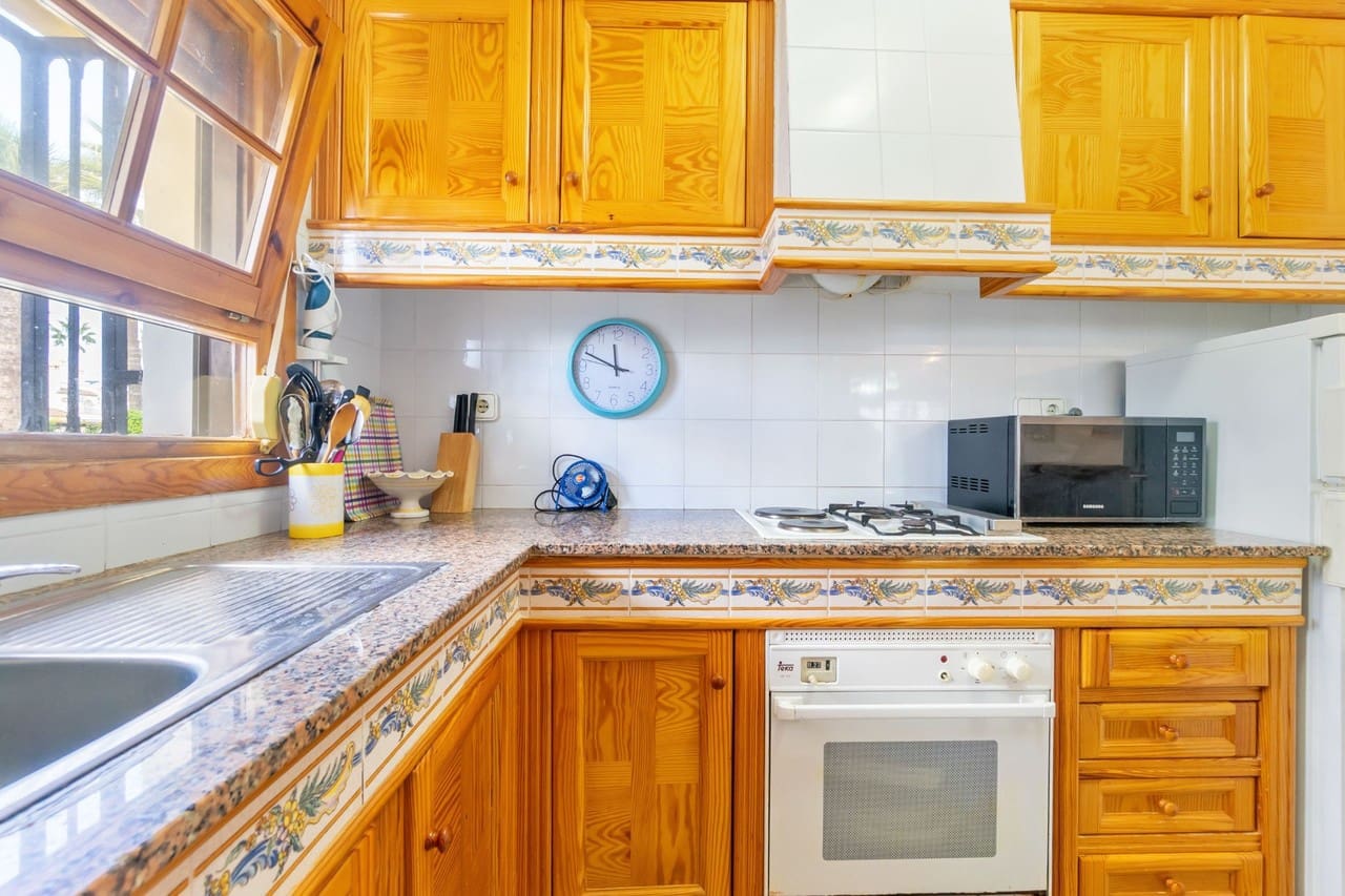 3 soveværelse Lejlighed til salg i Orihuela Costa med swimmingpool - € 199.000 (Ref: 9578067)