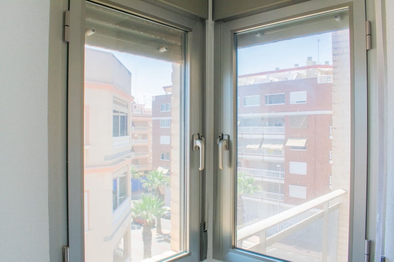 Apartamento de 2 habitaciones en Guardamar del Segura en venta - 168.000 € (Ref: 9578073)