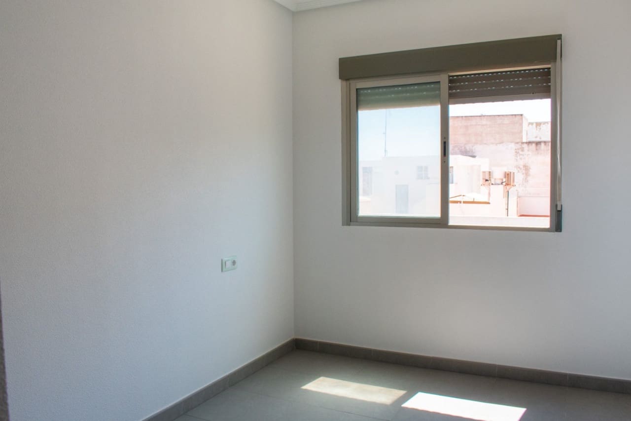 Apartamento de 2 habitaciones en Guardamar del Segura en venta - 168.000 € (Ref: 9578073)