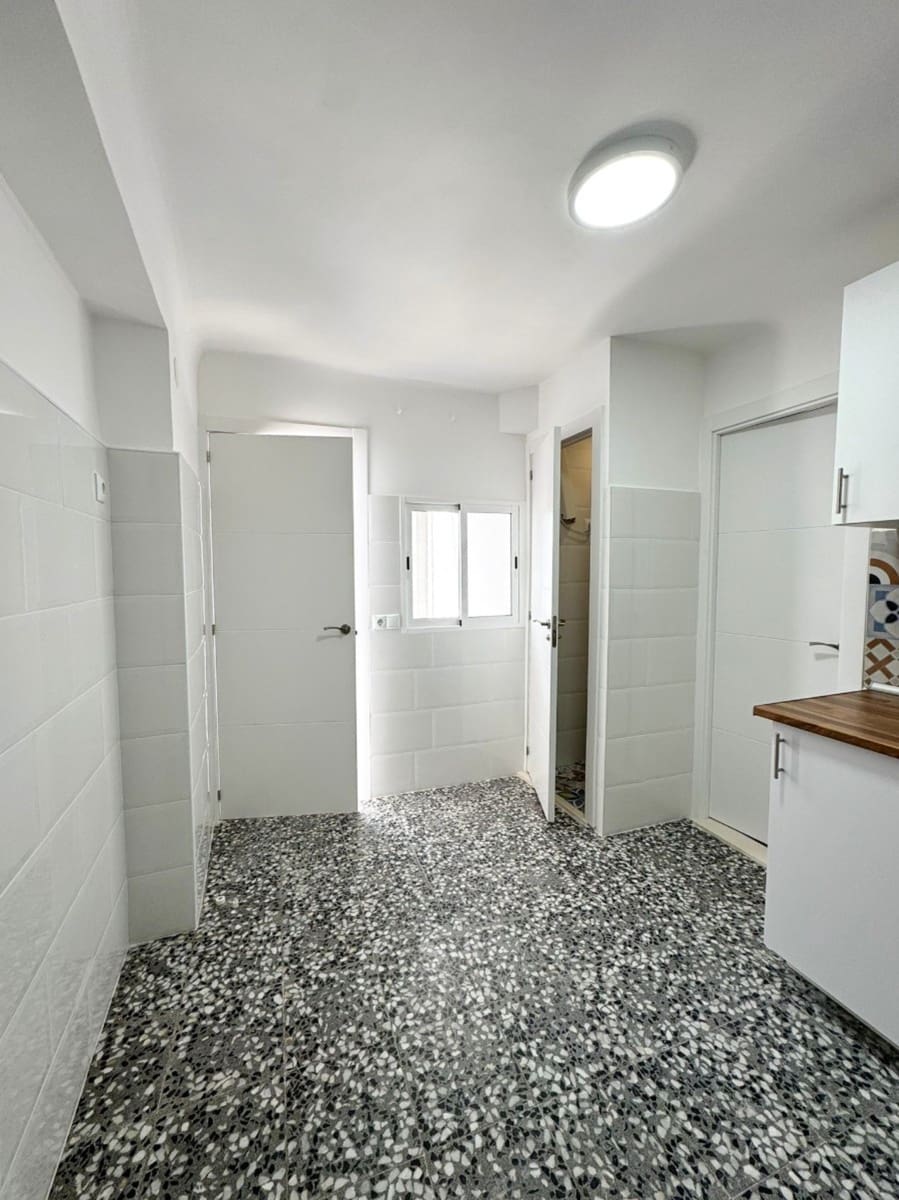 5 quarto Apartamento para venda em Torrevieja - 185 000 € (Ref: 9578079)