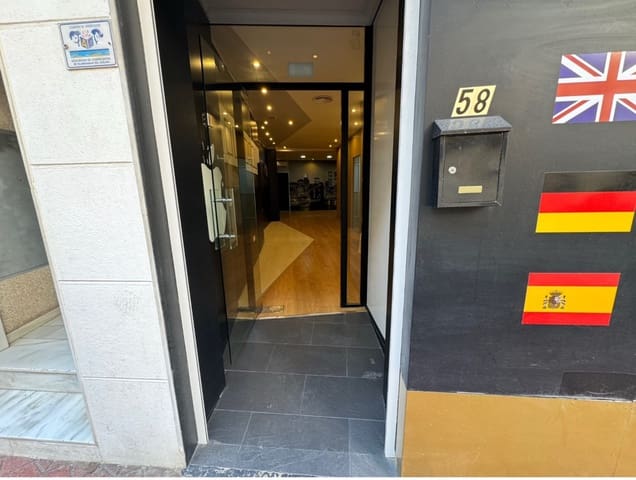 Comercial para venda em Zona Pueblo, Guardamar del Segura - 222 200 € (Ref: 9578082)