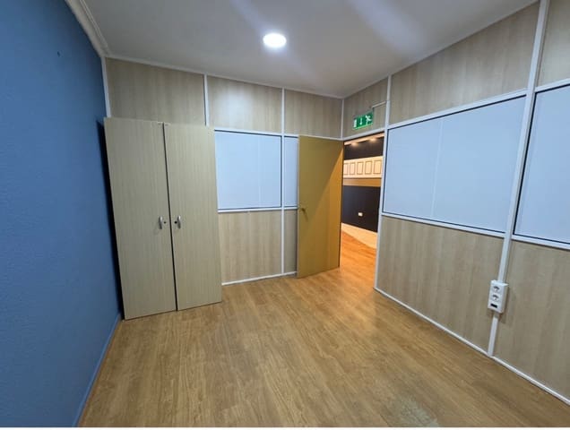 Comercial para venda em Zona Pueblo, Guardamar del Segura - 222 200 € (Ref: 9578082)