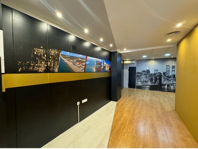 Comercial para venda em Zona Pueblo, Guardamar del Segura - 222 200 € (Ref: 9578082)