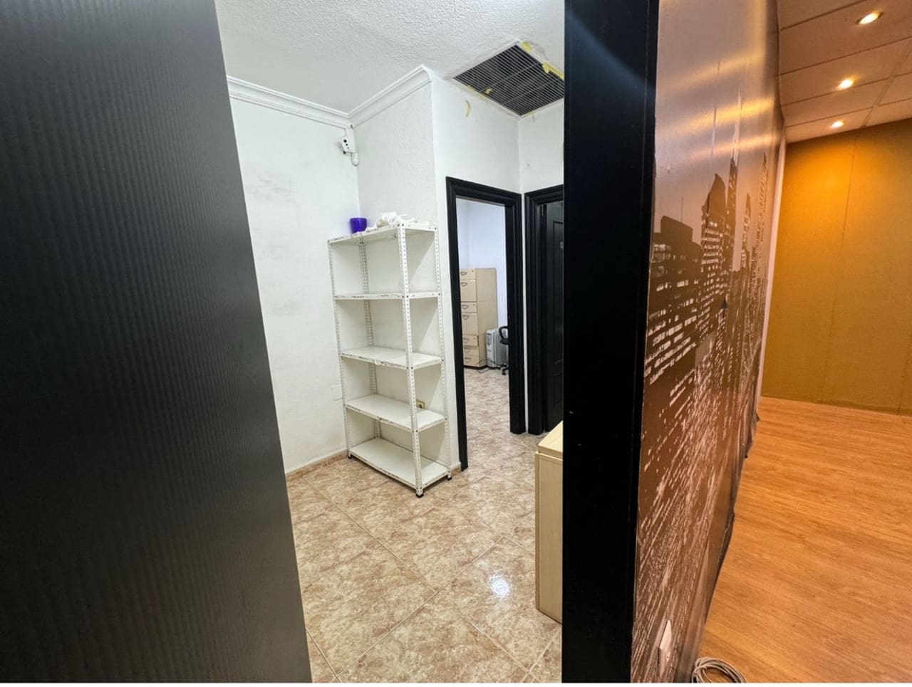 Kaupallinen myytävänä paikassa Guardamar del Segura - 222 200 € (Ref: 9578082)