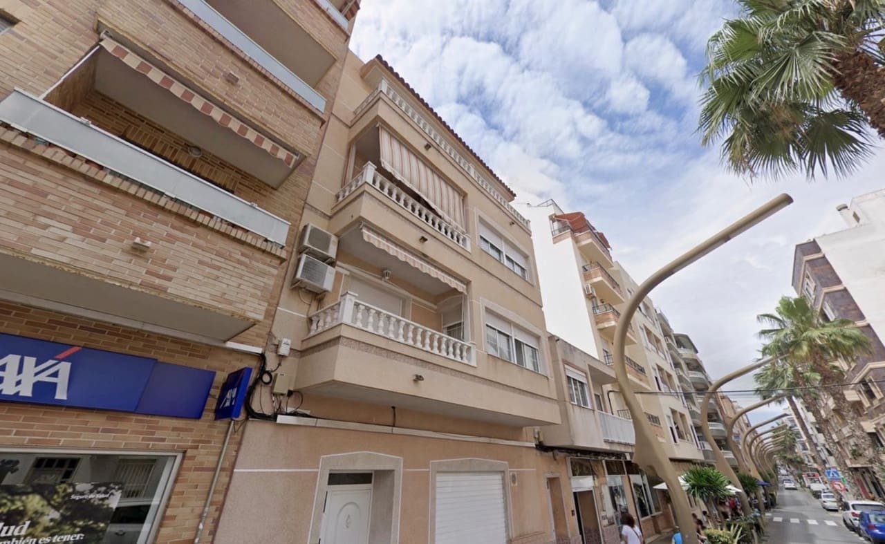 Chalet de 2 habitaciones en Torrevieja en venta - 179.900 € (Ref: 9578087)
