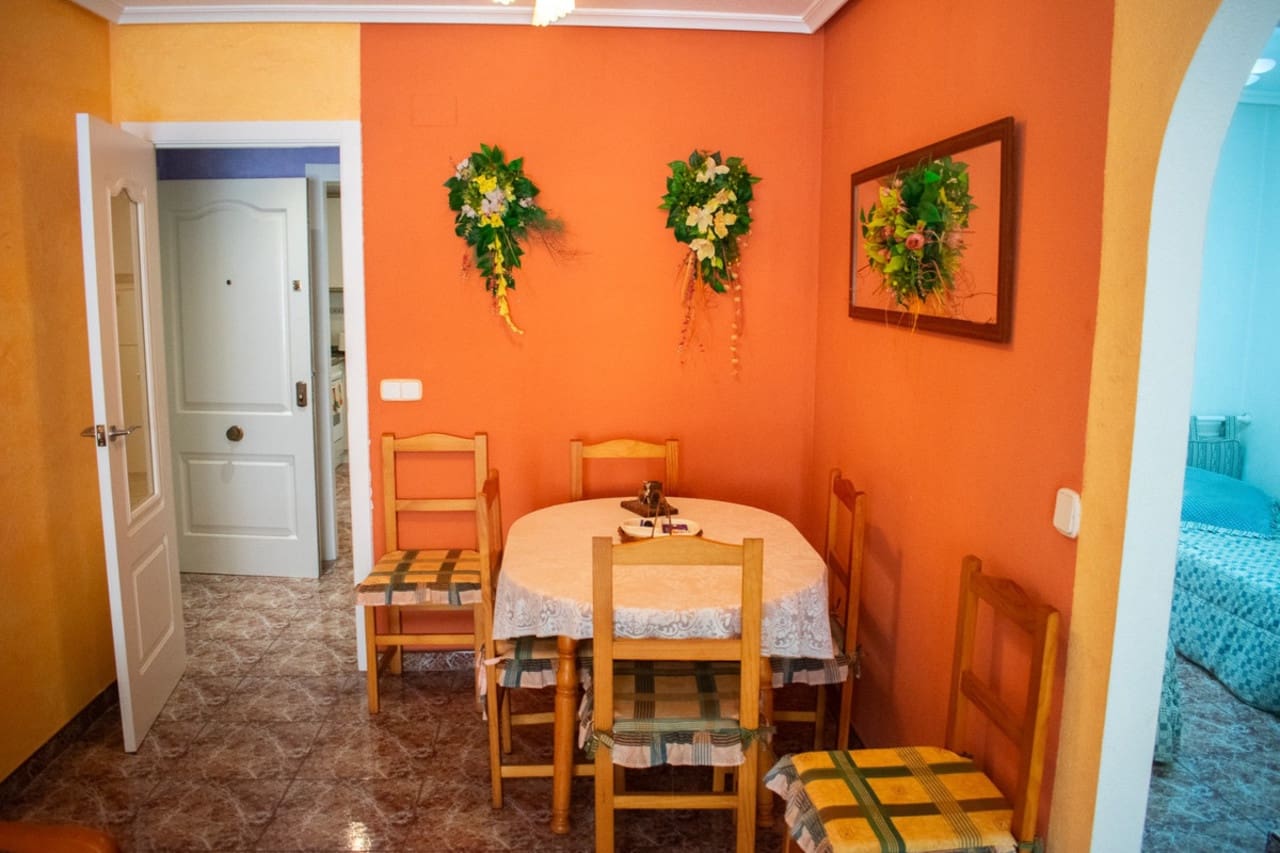 Apartamento de 2 habitaciones en Guardamar del Segura en venta - 175.000 € (Ref: 9578093)