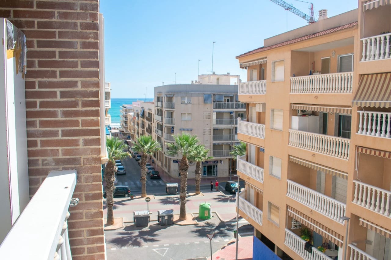 Apartamento de 2 habitaciones en Guardamar del Segura en venta - 175.000 € (Ref: 9578093)