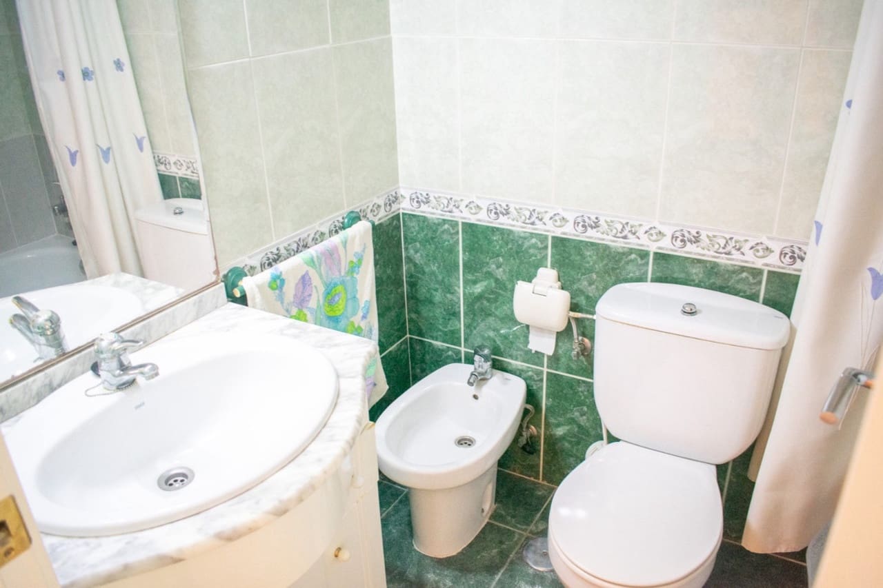 Apartamento de 2 habitaciones en Guardamar del Segura en venta - 175.000 € (Ref: 9578093)