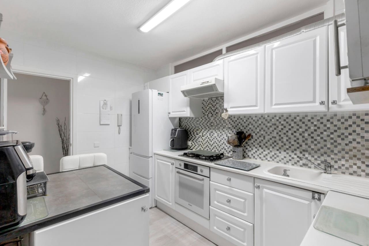 Apartamento de 2 habitaciones en Torrevieja en venta - 179.000 € (Ref: 9578094)