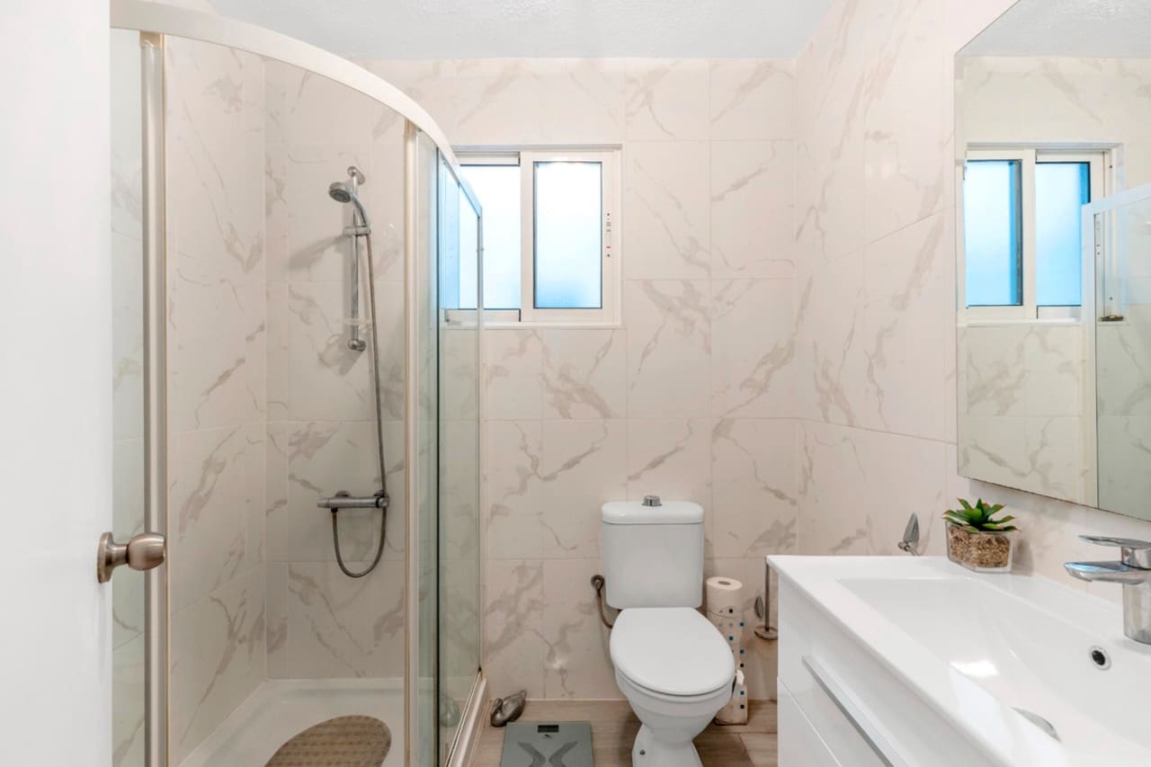 Apartamento de 2 habitaciones en Torrevieja en venta - 179.000 € (Ref: 9578094)