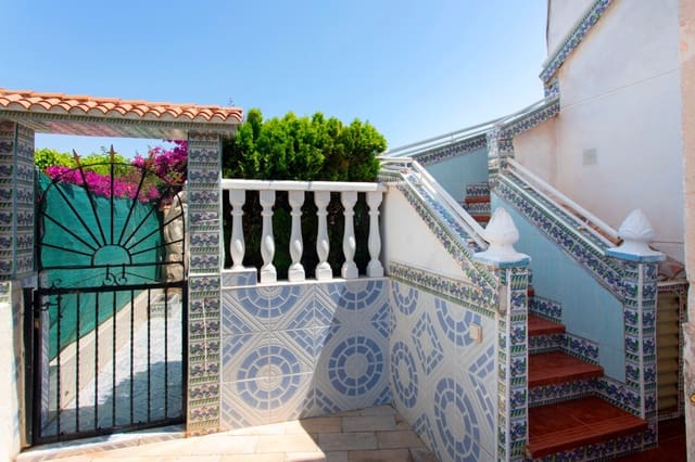 2 makuuhuone Huvila myytävänä paikassa Dehesa de Campoamor, Orihuela mukana uima-altaan - 188 000 € (Ref: 9578095)