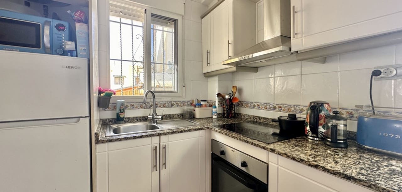 3 bedroom Villa for sale in Los Altos with pool - € 185,000 (Ref: 9578098)