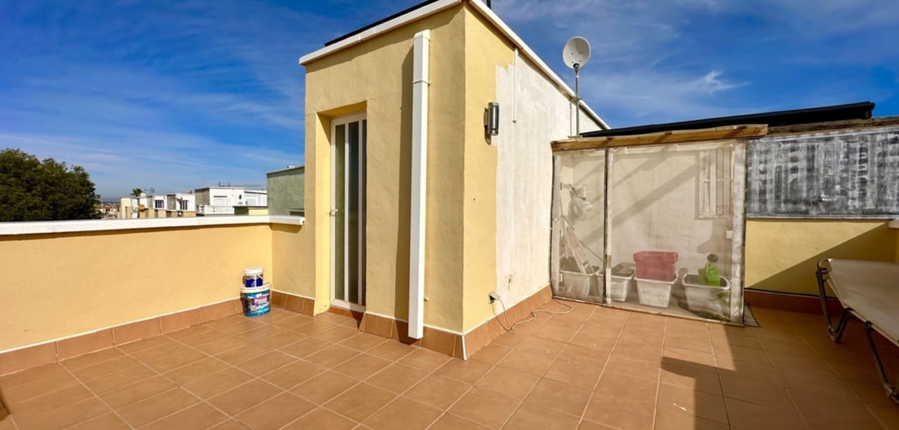 3 bedroom Villa for sale in Los Altos with pool - € 185,000 (Ref: 9578098)